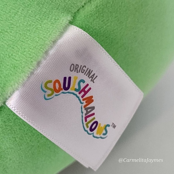 🇨🇦 GOBO 💚🐻 Green Gummy Bear CANADIAN AND BLACKLIGHT Squishmallow ☆ NWT ☆ - Picture 7 of 8